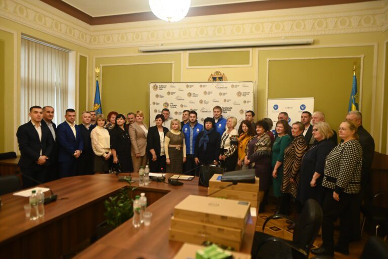 Lviv schools receive laptops