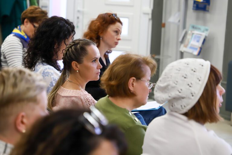 Újrakezdéstől az önállóságig: Menekült nők társadalmi és gazdasági integrációját segítjük